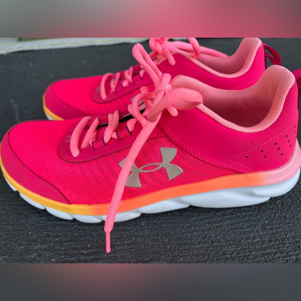Under Armour Pink Charged Girls Youth Running Sneakers Shoes Size 6